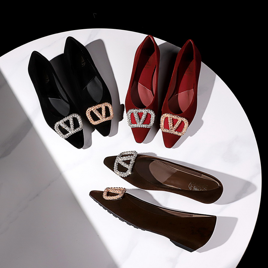 French Pointed Toe Elegant Flat Shoes Fashion Rhinestone Metal V-Buckle Suede Wedge Heel Commuter Shoes for Women