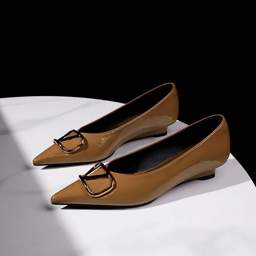 Retro Casual Commuter Shoes for Women with Metal Buckle, Low Cut Wedge Heel, Height Increasing, Versatile and Elegant - Image 4