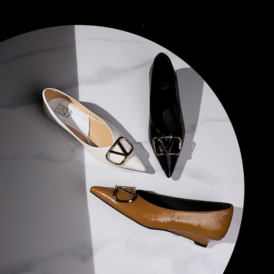Retro Casual Commuter Shoes for Women with Metal Buckle, Low Cut Wedge Heel, Height Increasing, Versatile and Elegant - Image 3