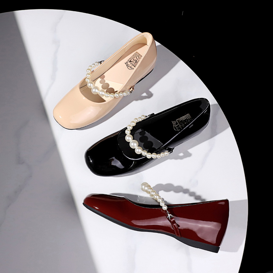 French Style Pearl Buckle Strap Square Toe Patent Leather Low Heel Comfortable Women's Shoes - Image 4